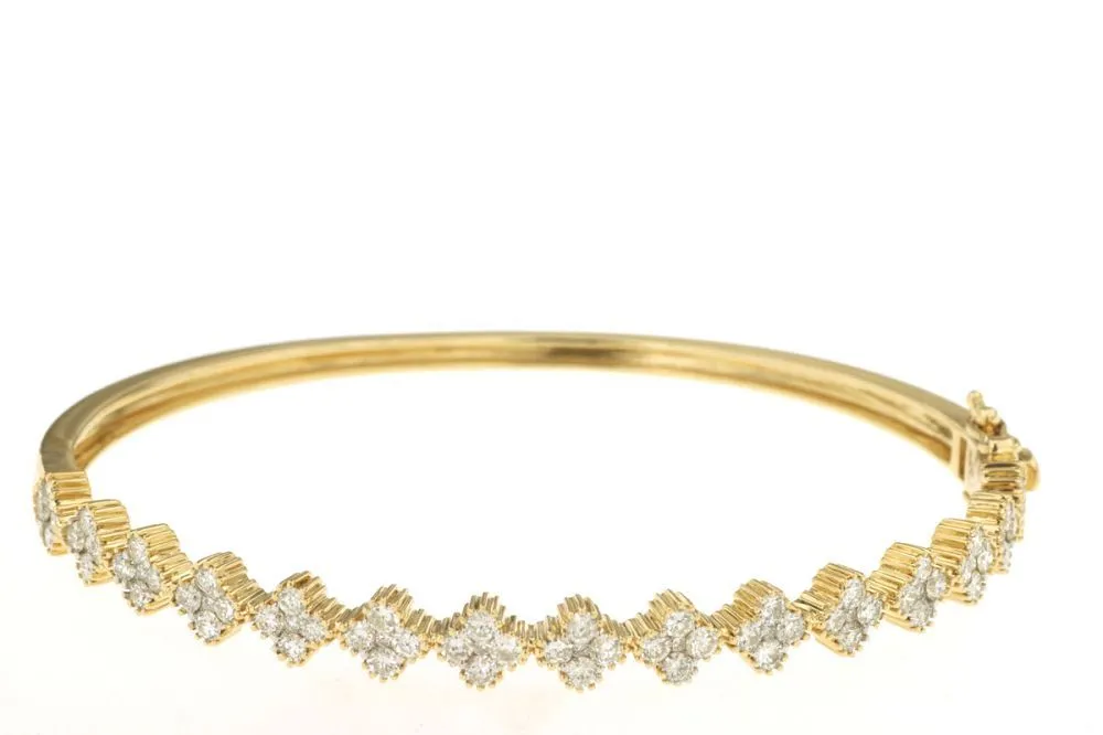 2.1 ct Diam. Bangle