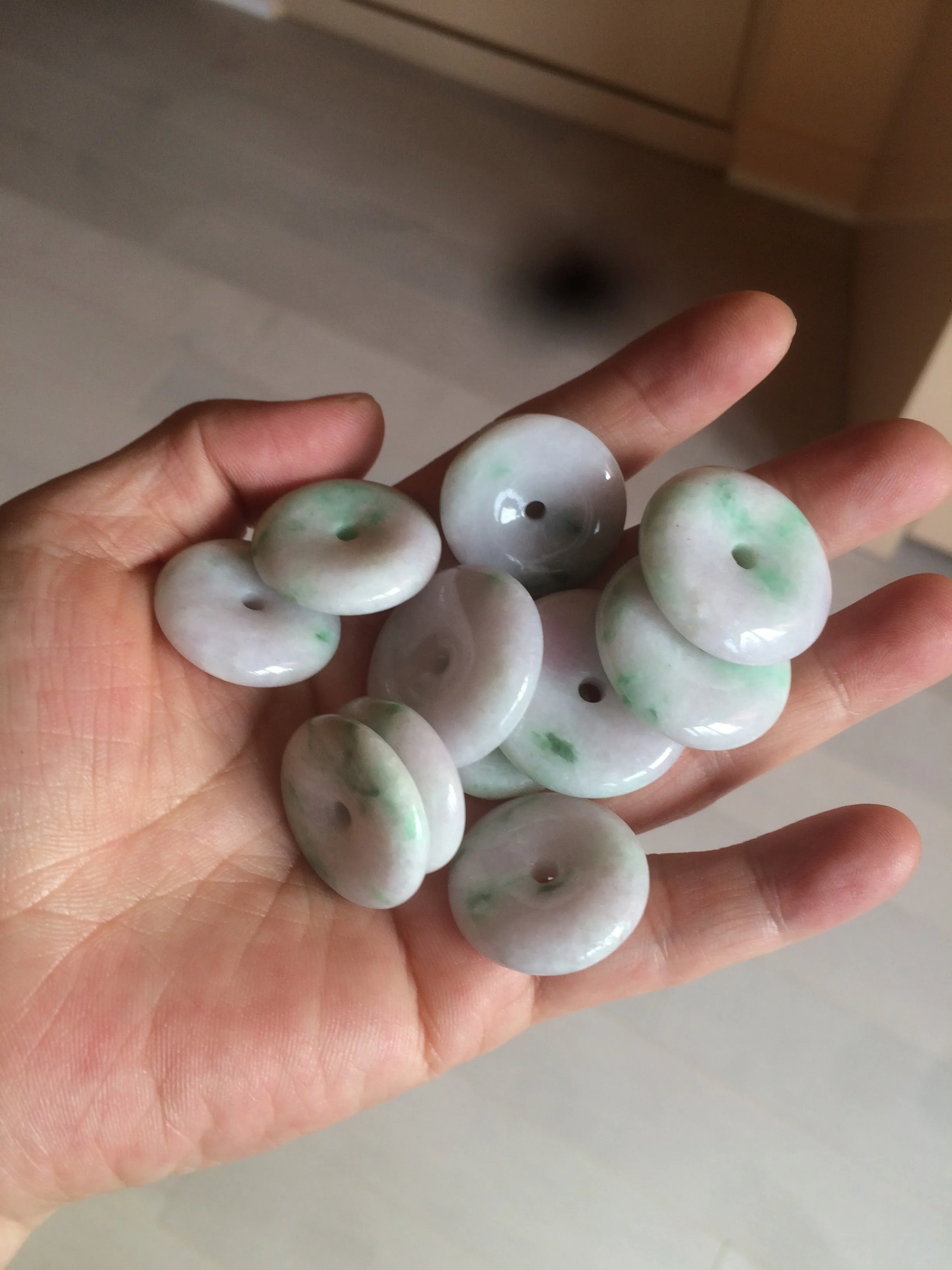 27-30mm 100% Natural green/purple with sunny green floating flowers jadeite Jade Safety Guardian Button(donut) Pendant/worry stone BF92