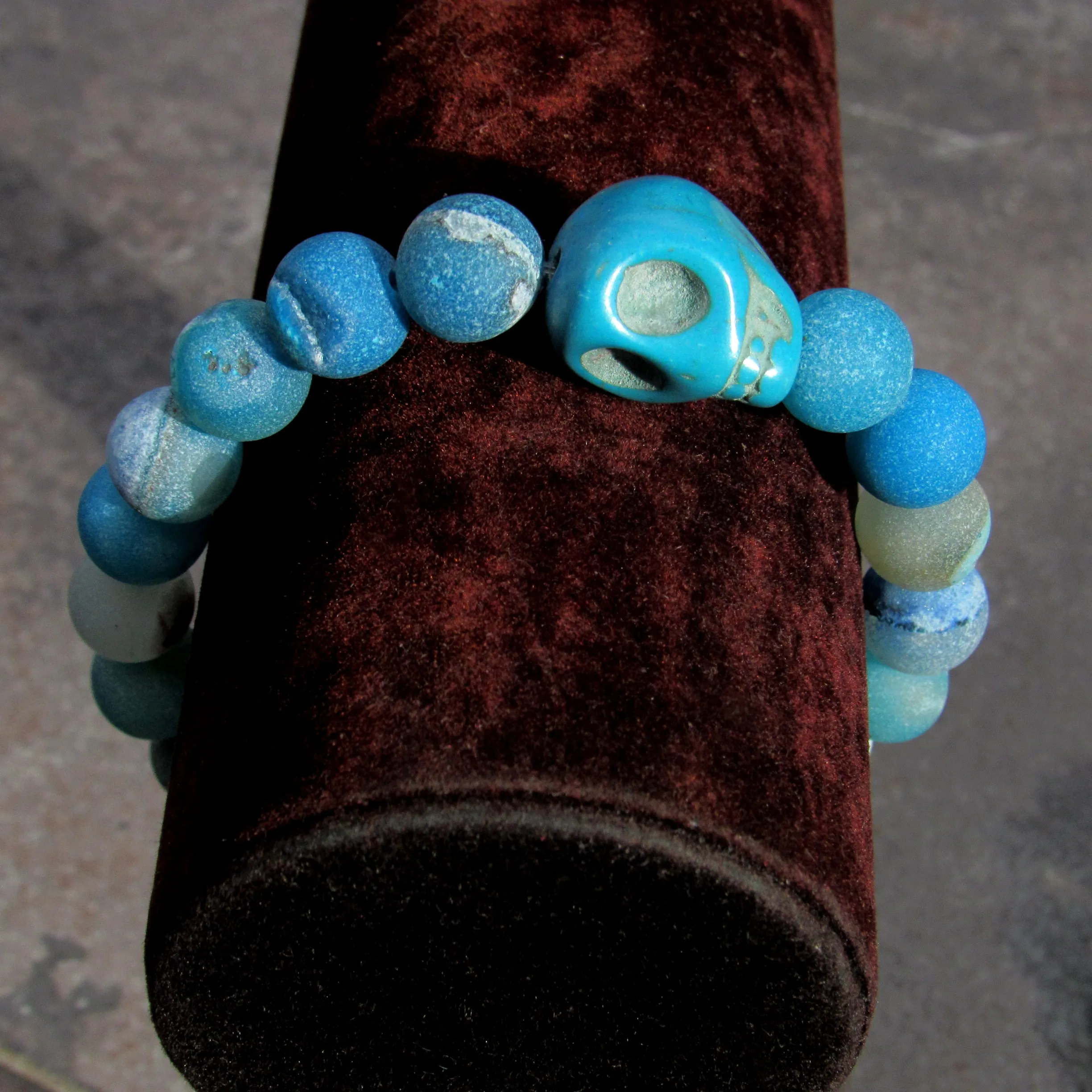 Blue Druzy Agate gemstones and Howlite Skull Stretch Bracelet