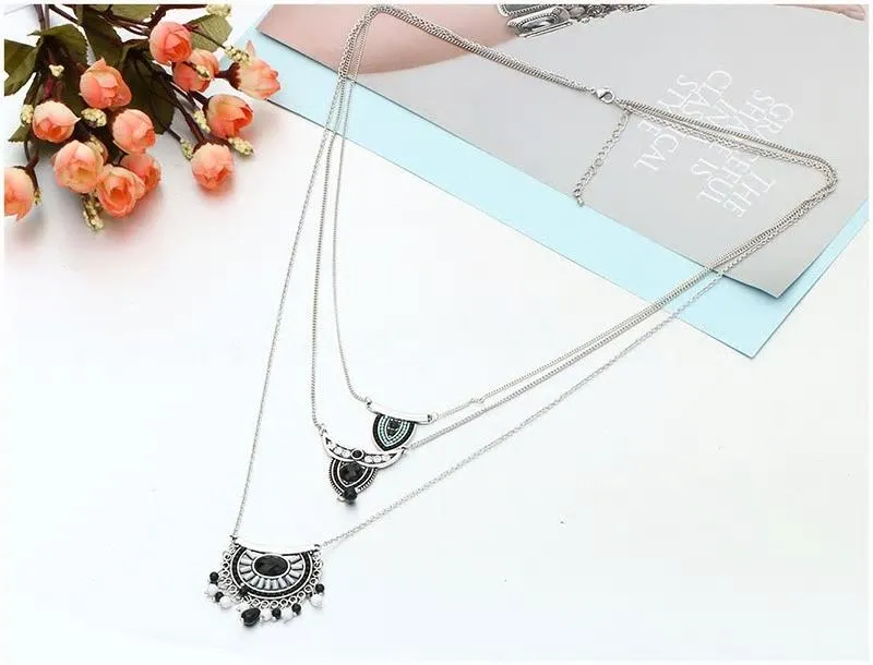 Bohemian Beads Multilayer Pendant Necklace - 3 Colors