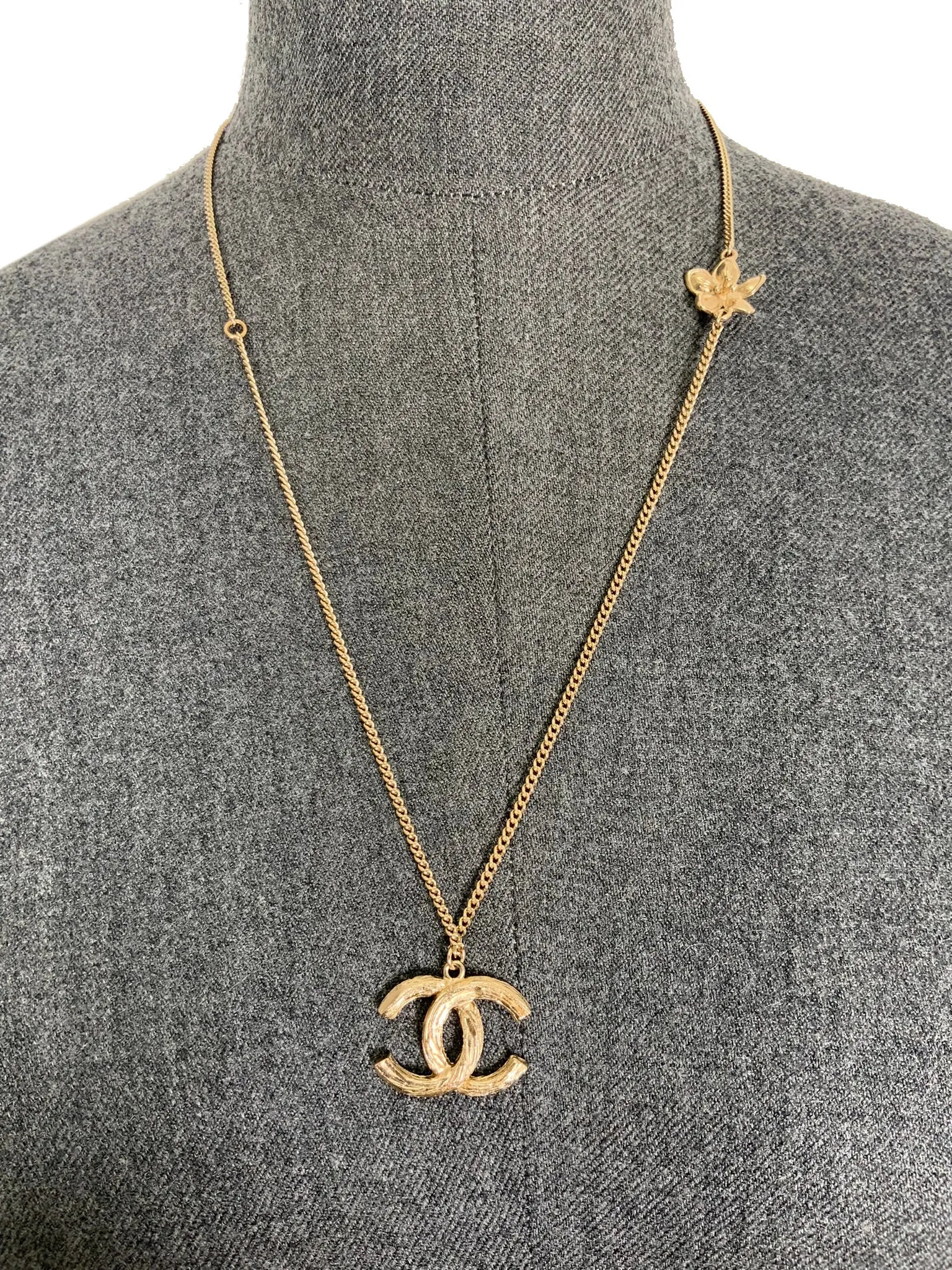 CHANEL 10P CC Camellia Flower Chain Link Necklace