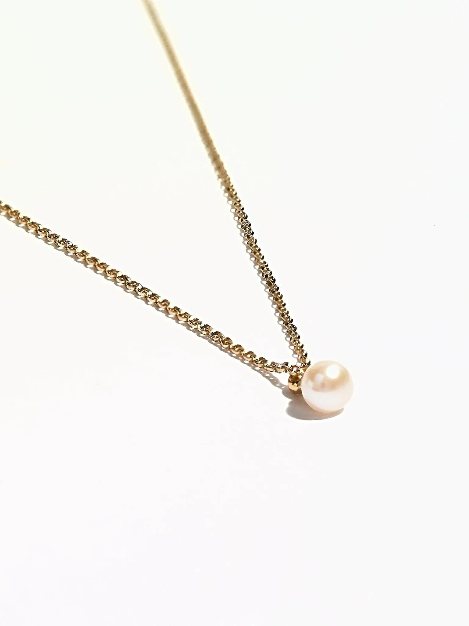 Elsa Pearl Pendant Necklace