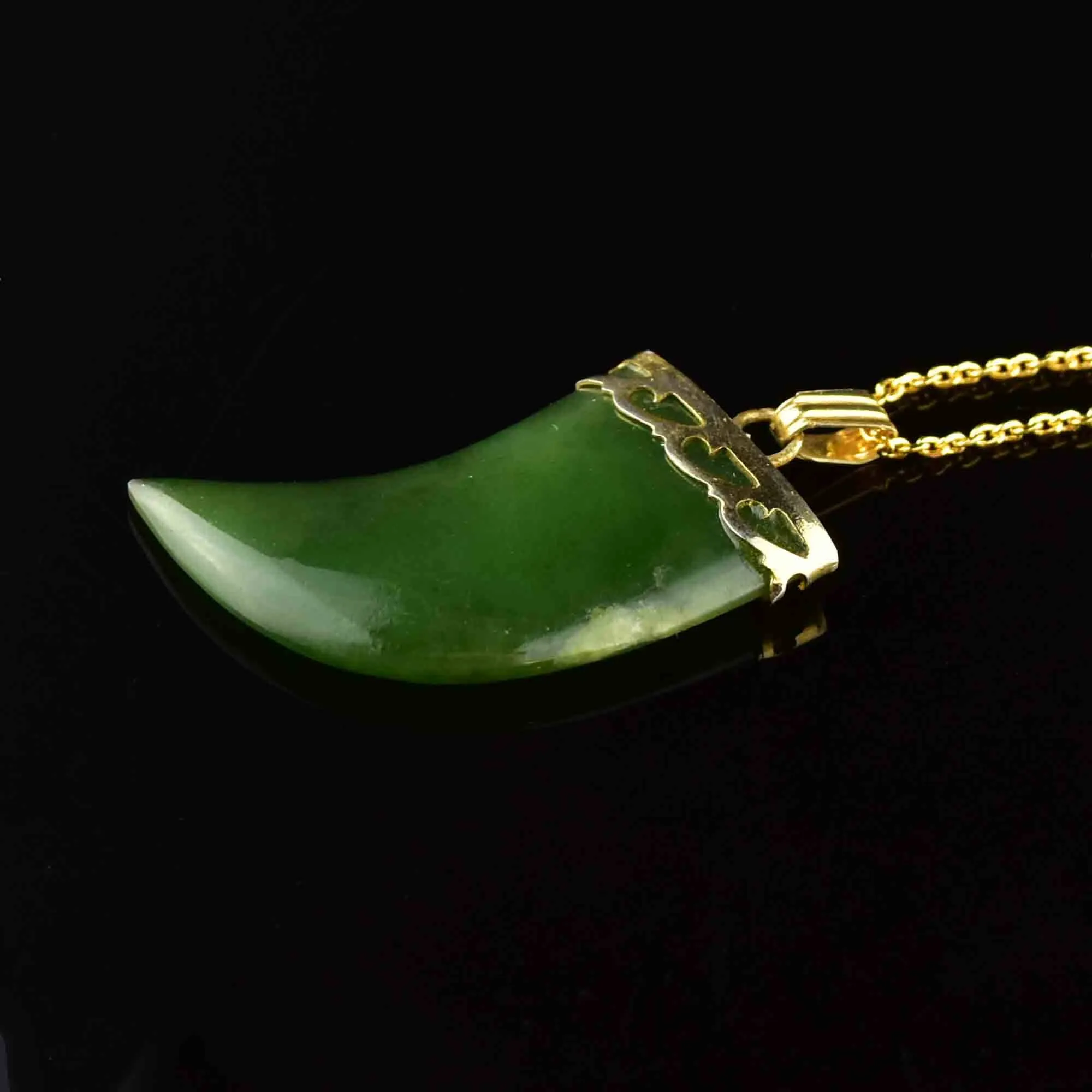 ON HOLD Vintage Gold Jade Claw Pendant Necklace