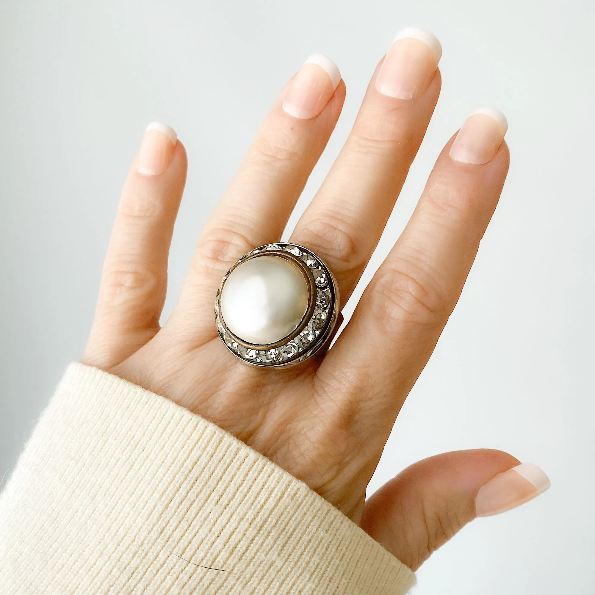 PEYTON statement pearl cocktail ring