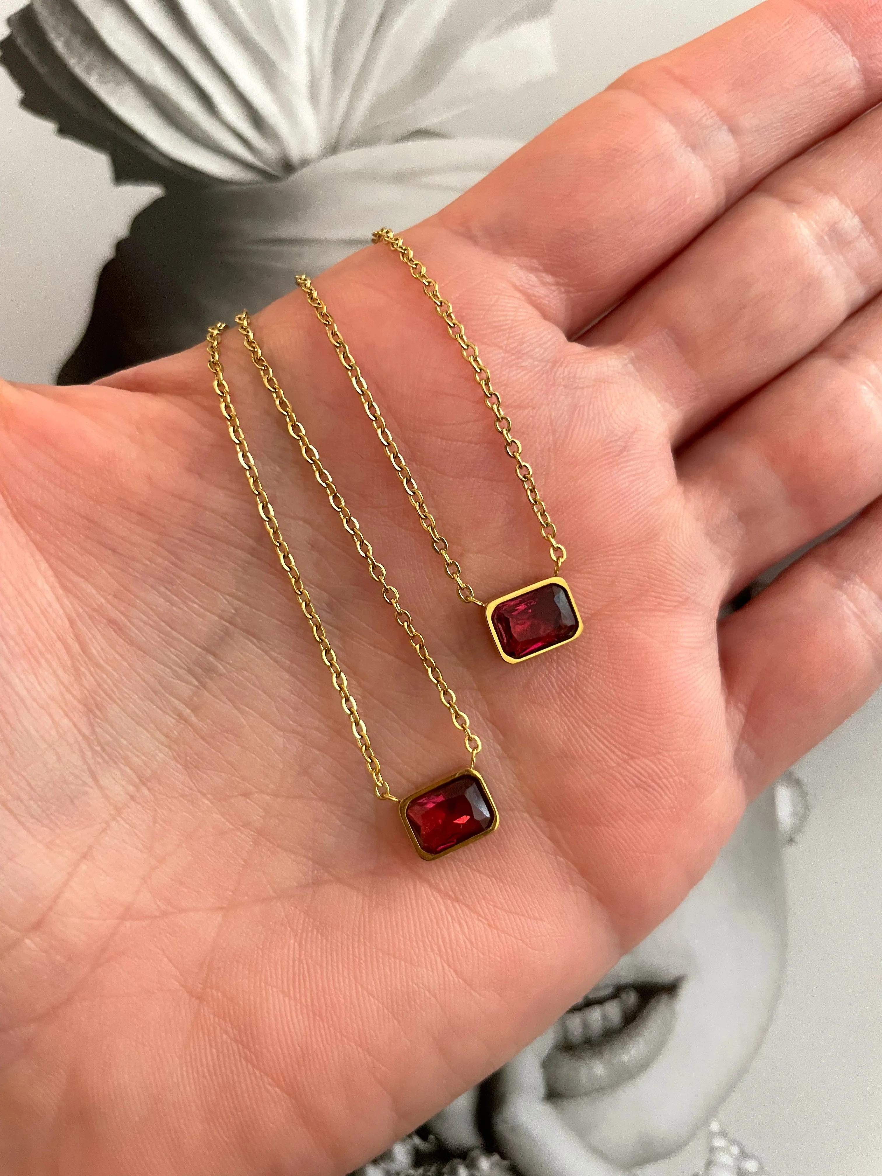 Rose red zirconia necklace