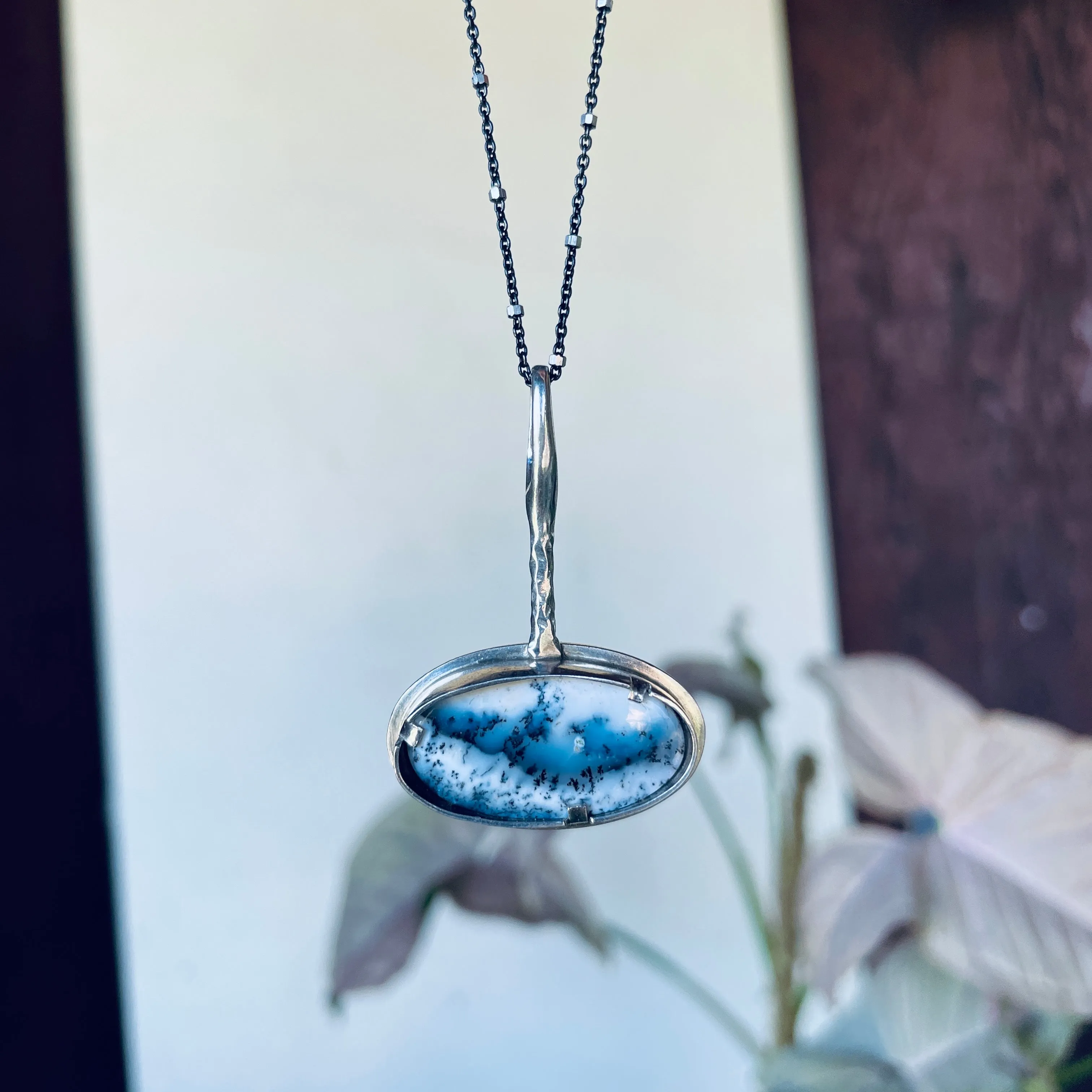 Snowy evening necklace