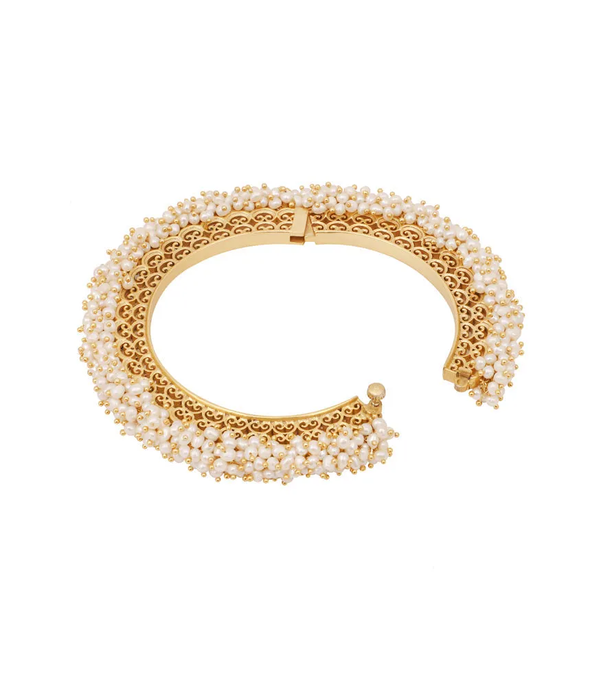 Splendour of Pearls Bangle