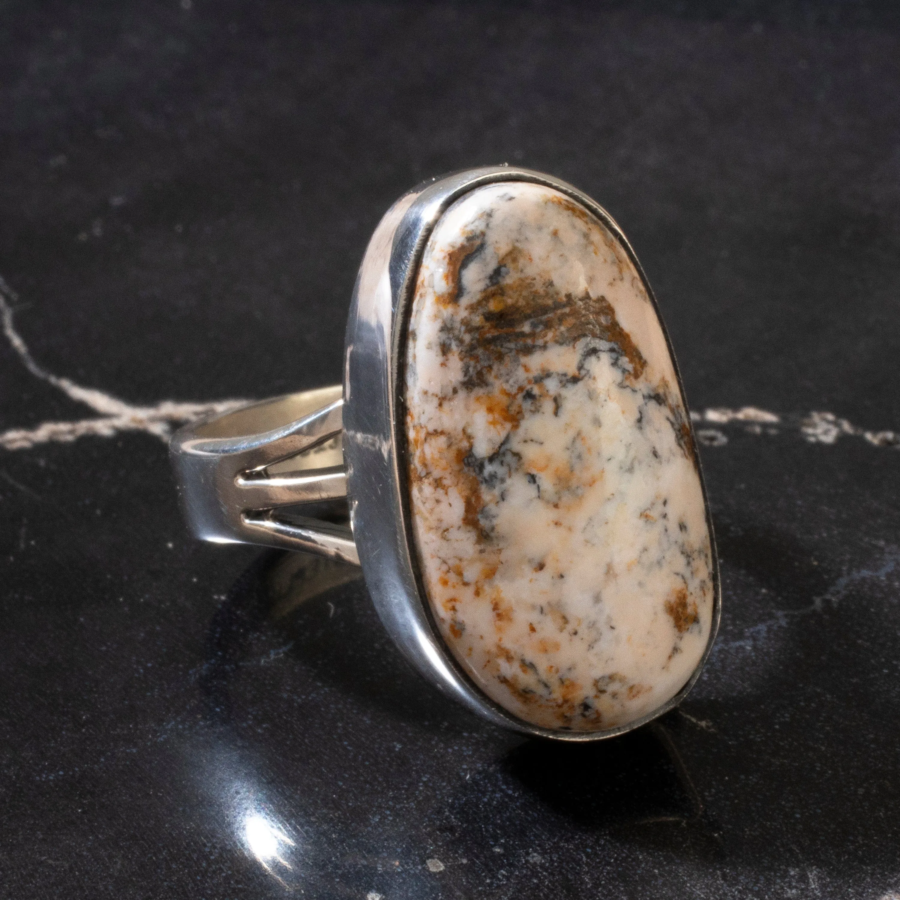 White Buffalo Turquoise Round Navajo USA Native American Made 925 Sterling Silver Ring